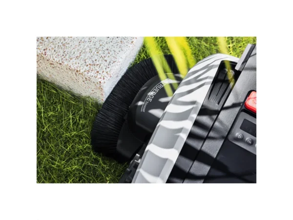 Vejos robotas Ecovacs GOAT O1200 LiDAR PRO su 360 laipsnių lazerine navigacija